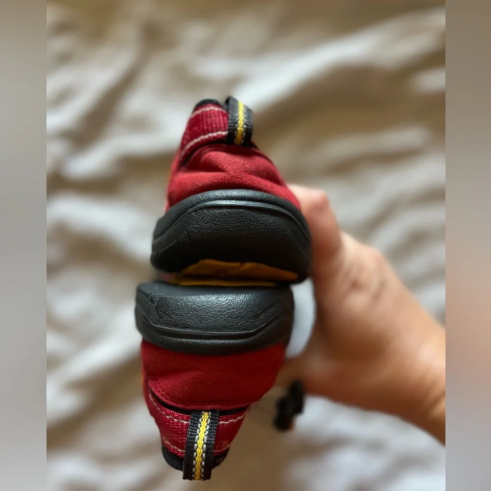 KEEN Newport H2 Kid’s Sz 2 Hiking Water Sport Sandals Red